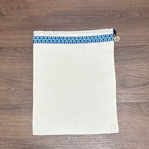 🔥🔥🔥Tory Burch Cream and Navy Dust Bag🔥🔥🔥